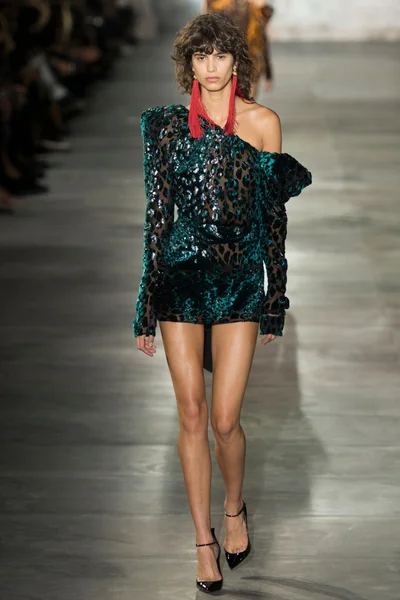Look 48